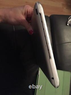 Apple iPad 2 16 Go WiFi 9.7 in (environ 24.64 cm) White Bundle Clavier + de Apple iPad Housse + charge