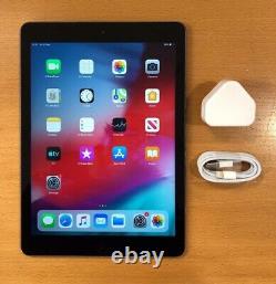 Apple iPad Air 1st gen. 16 Go, Wi-Fi, 9.7 in (environ 24.64 cm) gris sidéral (T314)
